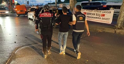 İ­s­t­a­n­b­u­l­­d­a­ ­3­5­3­ ­d­ü­z­e­n­s­i­z­ ­g­ö­ç­m­e­n­ ­y­a­k­a­l­a­n­d­ı­